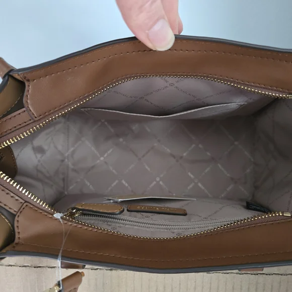 Michael Kors KRIS Leather Crossbody Satchel Bag NEW NWT - Picture 11 of 15